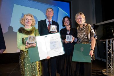 von links nach rechts: Elisabeth J. Nöstlinger, Reinhard Olt, Doris Griesser, Landesrätin Edlinger-Ploder © Foto: Wiesner von links nach rechts: Elisabeth J. Nöstlinger, Reinhard Olt, Doris Griesser, Landesrätin Edlinger-Ploder